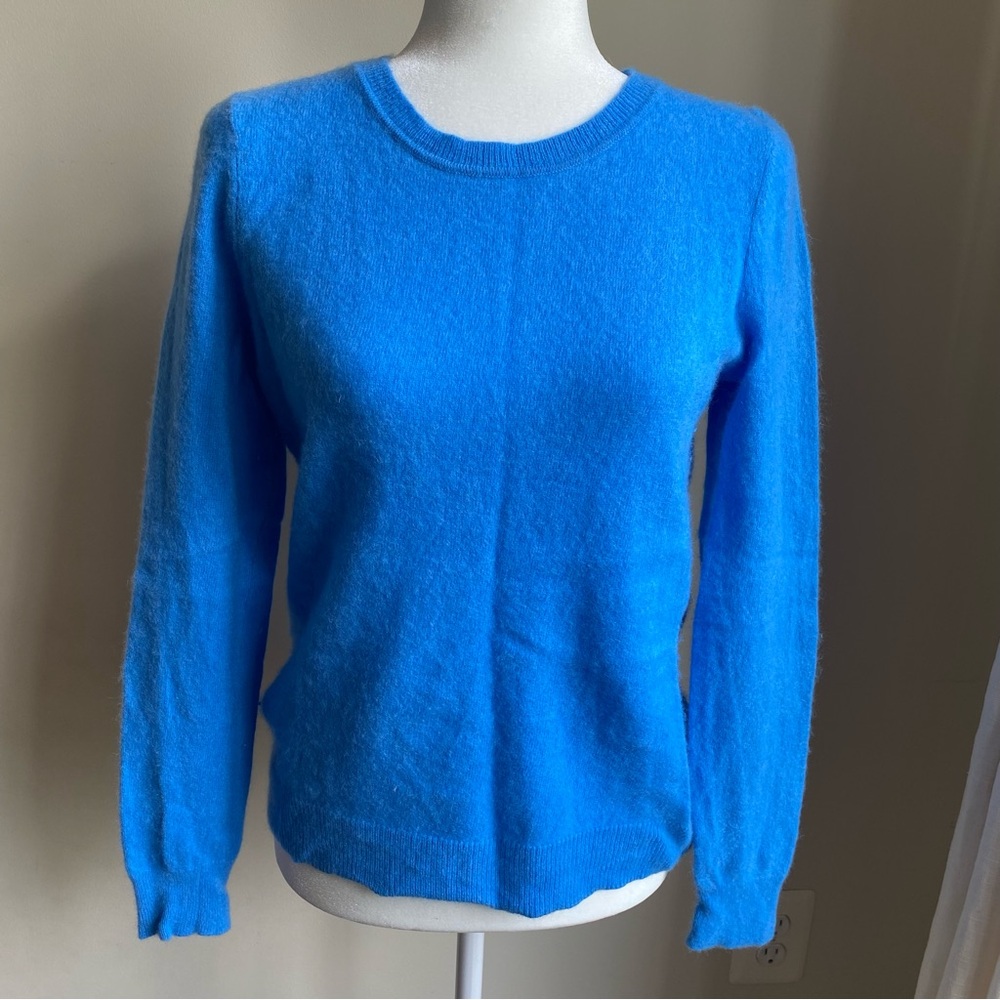 Tahari 100% 2-Ply Cashmere Crewneck Sweater